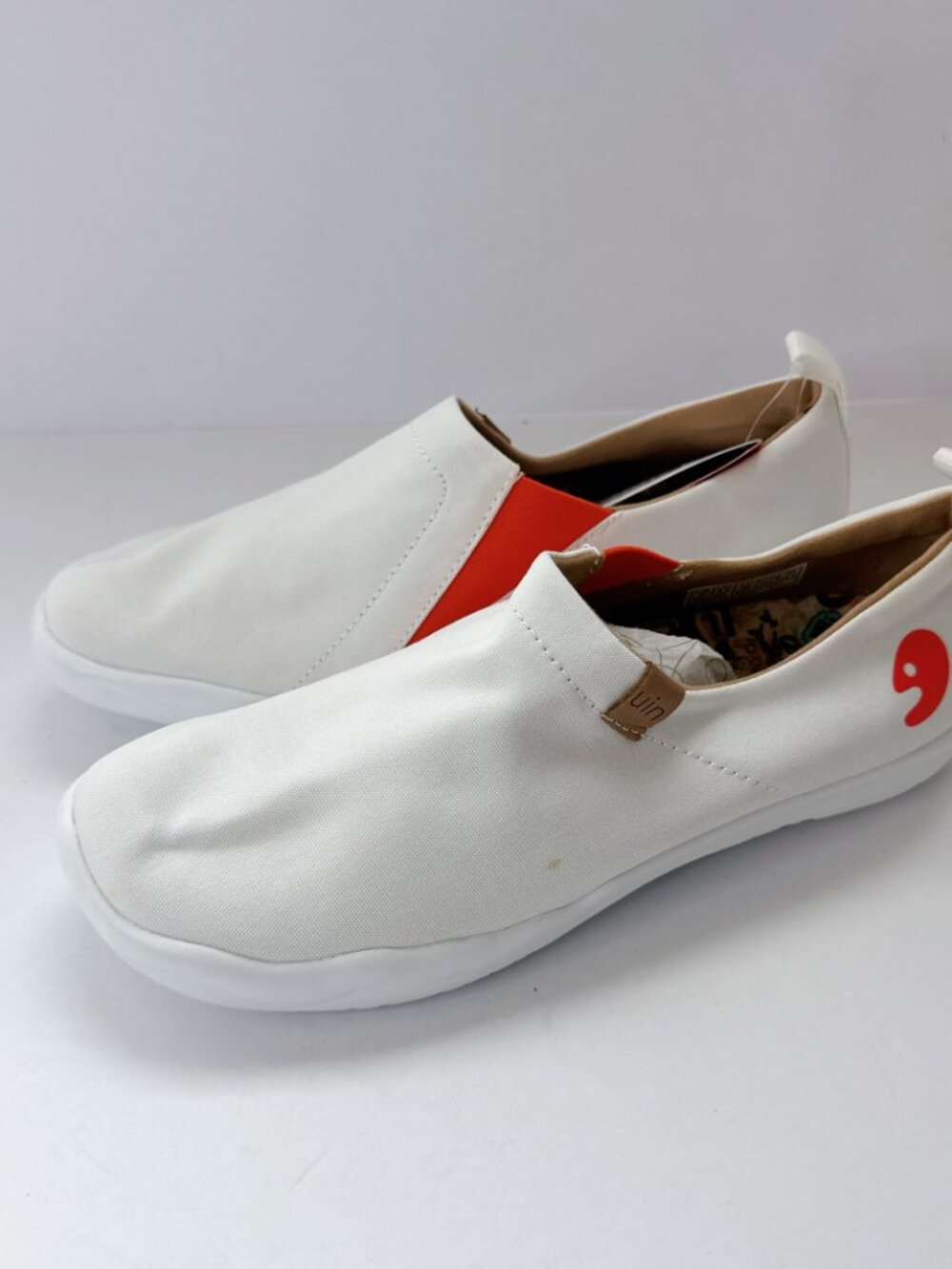 Women’s Size 8 UIN Toledo White Canvas Slip-On Shoes Comfort Travel Flats - Picture 6 of 12